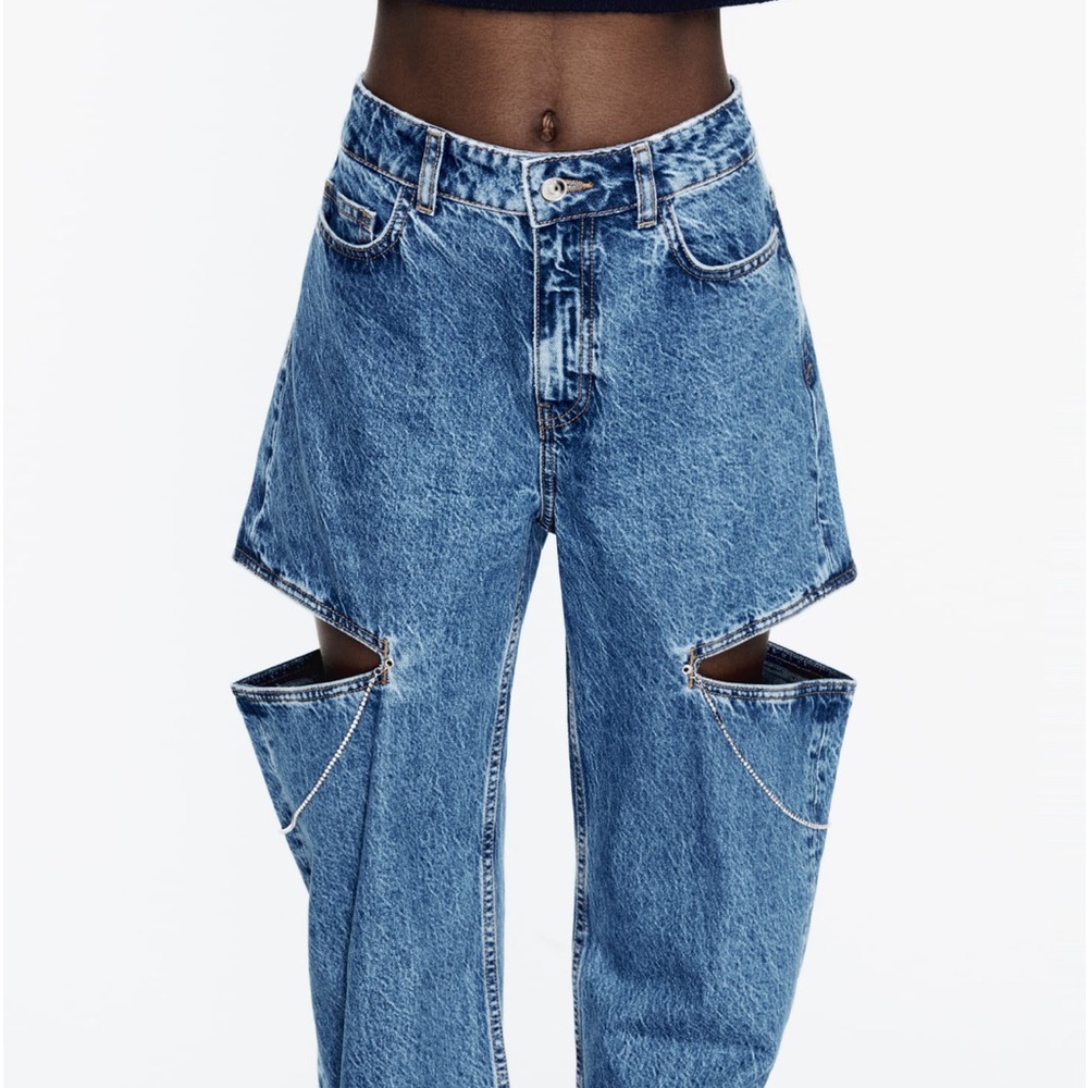 🔥🔥🔥 Hard Find Zara side slit jeans with jewels